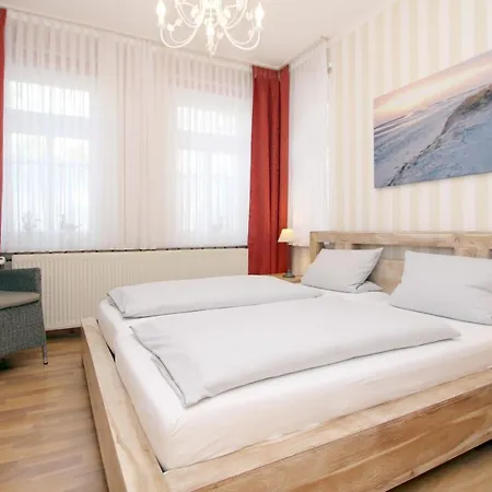 Badestra_e 36_ Historisches Stadth Wyk auf Föhr